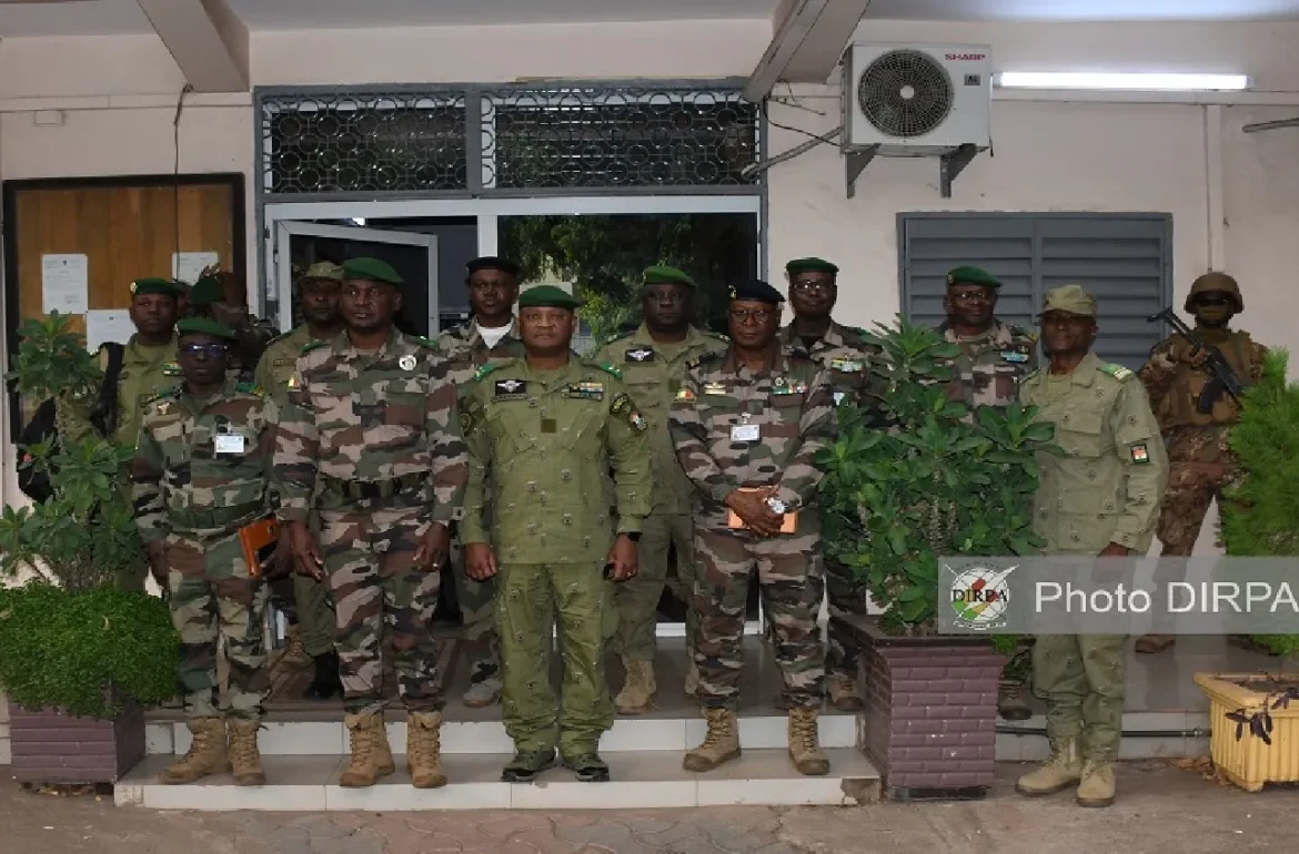 Coopération : Le Chef d’Etat-major Général des Armées Nigériennes au Mali